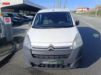 Citroën BERLINGO 3 LUGARES 2017 - 9000 EUR, 220000 km - AUTO.MOTO.pt - 220000km - foto 4 de 30