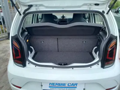 Volkswagen Up! 2024 - 15900 EUR, 43000 km - AUTO.MOTO.pt - 43000km - foto 7 de 11