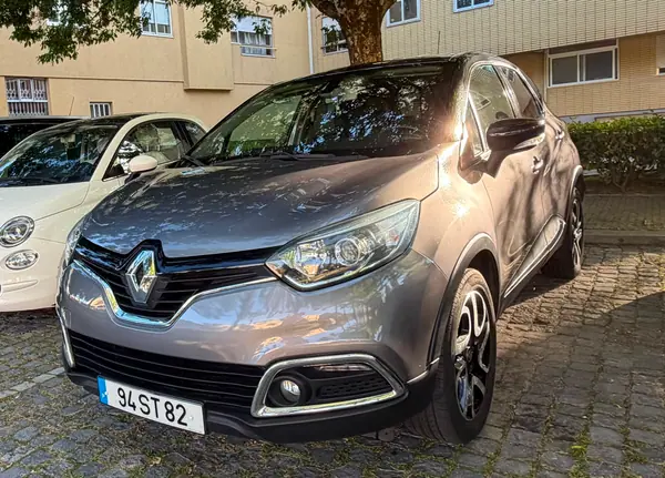 Renault Captur 2017 - 10500 EUR, 112999 km - AUTO.MOTO.pt - 112999km - foto 4 de 6