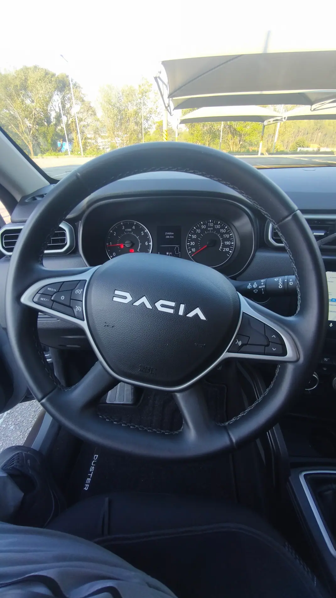 Dacia Duster 2023 - 20000 EUR, 27000 km - AUTO.MOTO.pt - 27000km - foto 18 de 22