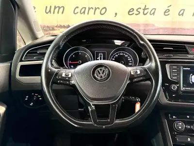 Volkswagen Touran 2017 - 18900 EUR, 171666 km - AUTO.MOTO.pt - 171666km - foto 22 de 31