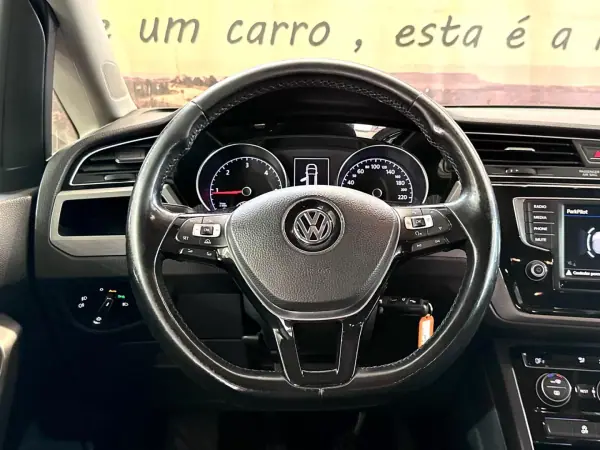 Volkswagen Touran 2017 - 18900 EUR, 171666 km - AUTO.MOTO.pt - 171666km - foto 22 de 31