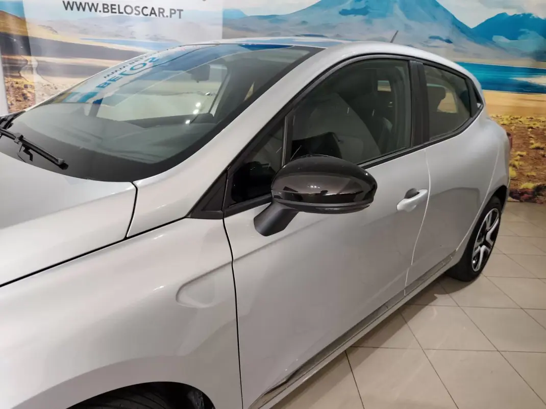 Renault Clio 2021 - 12750 EUR, 76000 km - 76000km - foto 5 de 24
