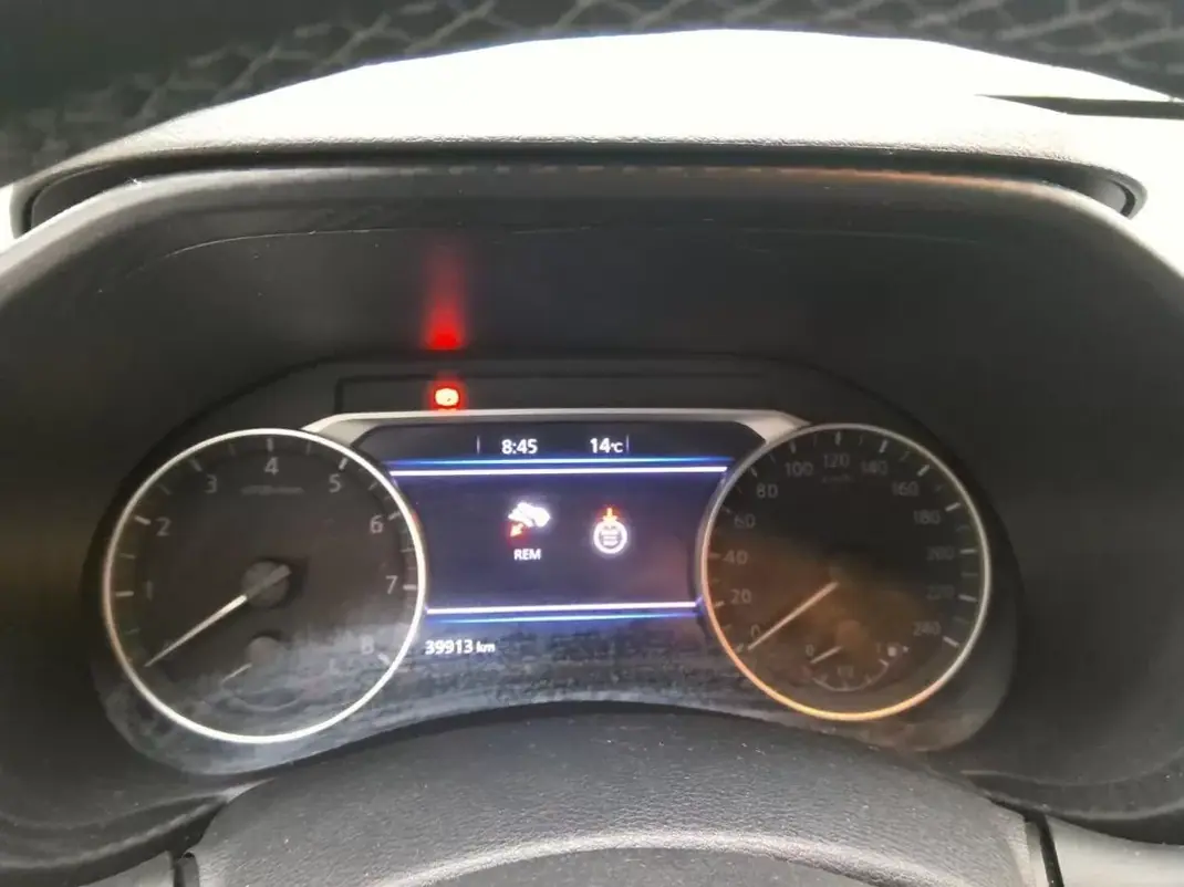Nissan Juke 2023 - 20900 EUR, 39913 km - AUTO.MOTO.pt - 39913km - foto 6 de 9