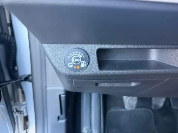 Renault Clio 2023 - 16900 EUR, 47001 km - AUTO.MOTO.pt - 47001km - foto 6 de 19
