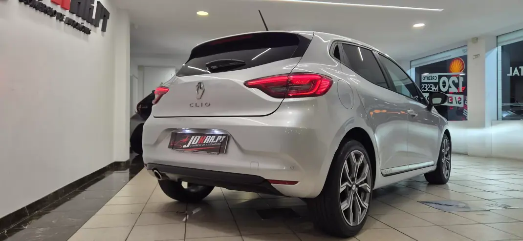 Renault Clio 2021 - 13990 EUR, 48453 km - 48453km - foto 10 de 39