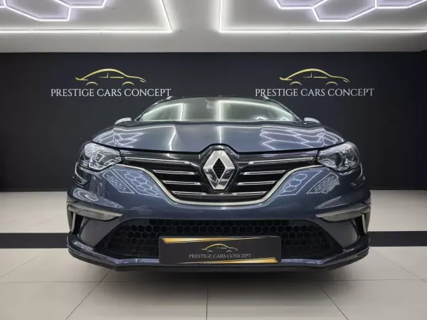 Renault Mégane Sport Tourer 2018 - 14450 EUR, 246155 km - AUTO.MOTO.pt - 246155km - foto 13 de 37