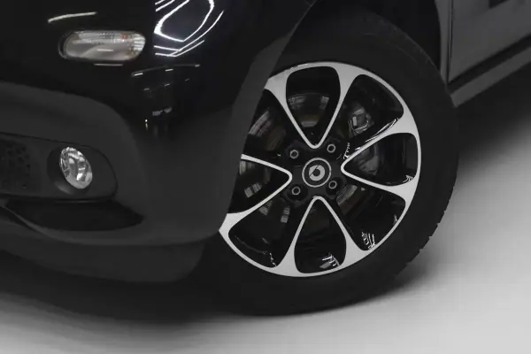 Smart ForFour 2015 - 9500 EUR, 155670 km - AUTO.MOTO.pt - 155670km - foto 13 de 36
