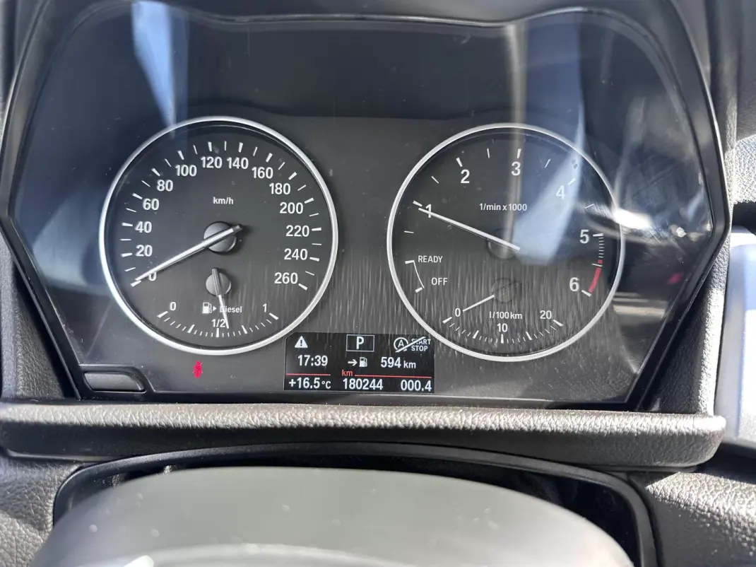 BMW 216 Gran Tourer 2015 - 14900 EUR, 180000 km - AUTO.MOTO.pt - 180000km - foto 30 de 77