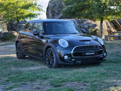 MINI 5 Portas 2015 - 14990 EUR, 146800 km - foto 1 de 11