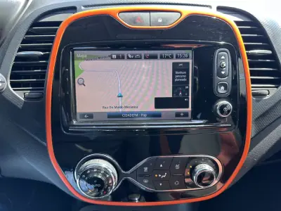 Renault Captur 2014 - 9900 EUR, 217000 km - AUTO.MOTO.pt - 217000km - foto 39 de 60