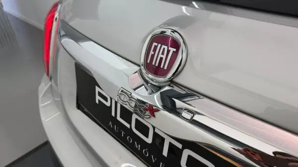 Fiat 500X 2018 - 11990 EUR, 156250 km - AUTO.MOTO.pt - 156250km - foto 11 de 33