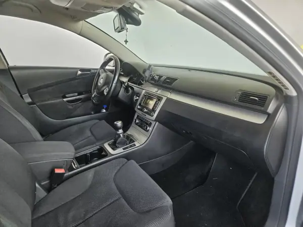 Volkswagen Passat Variant 2010 - 3850 EUR, 340000 km - 340000km - foto 7 de 7