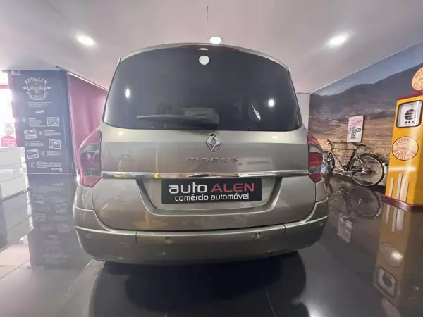 Renault Modus 2008 - 5990 EUR, 200200 km - AUTO.MOTO.pt - 200200km - foto 6 de 12