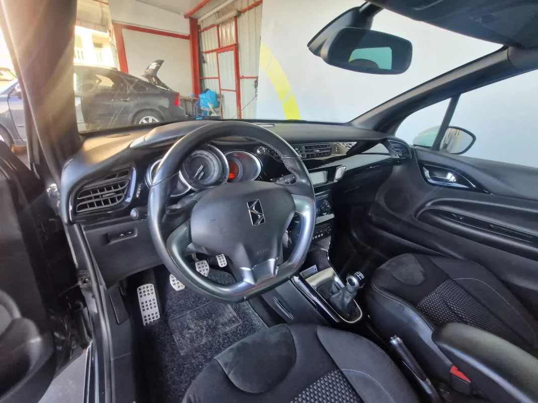 DS DS3 2011 - 9990 EUR, 188000 km - AUTO.MOTO.pt - 188000km - foto 22 de 22