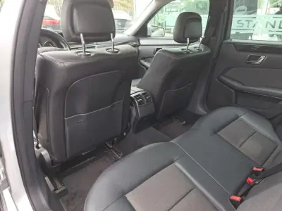 Mercedes-Benz E 250 2009 - 14450 EUR, 234946 km - AUTO.MOTO.pt - 234946km - foto 8 de 23