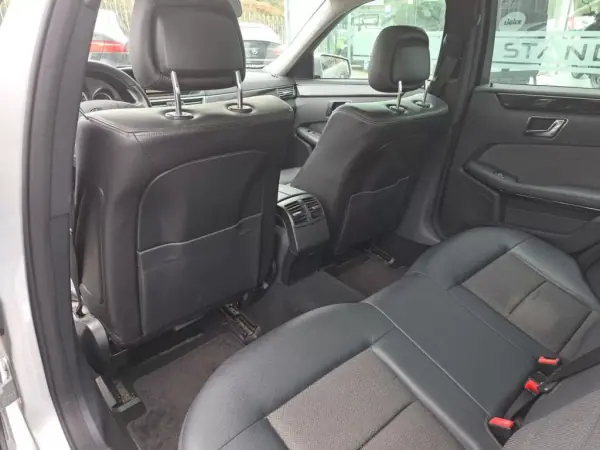Mercedes-Benz E 250 2009 - 14450 EUR, 234946 km - AUTO.MOTO.pt - 234946km - foto 8 de 23