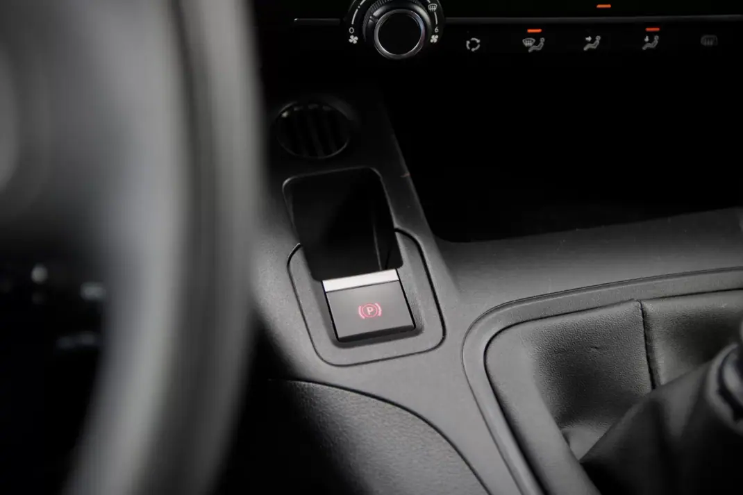 Toyota Proace City 1.5D L1 Comfort IVA DEDUTÍVEL 2022 - 14400 EUR, 159000 km - AUTO.MOTO.pt - 159000km - foto 23 de 26