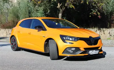 Renault Mégane 2019 - 43990 EUR, 42000 km - AUTO.MOTO.pt - 42000km - foto 4 de 41