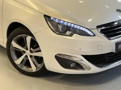 Peugeot 308 SW 2015 - 12990 EUR, 115000 km - AUTO.MOTO.pt - 115000km - foto 13 de 28