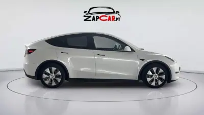 Tesla Model Y 2023 — foto 6 de 16