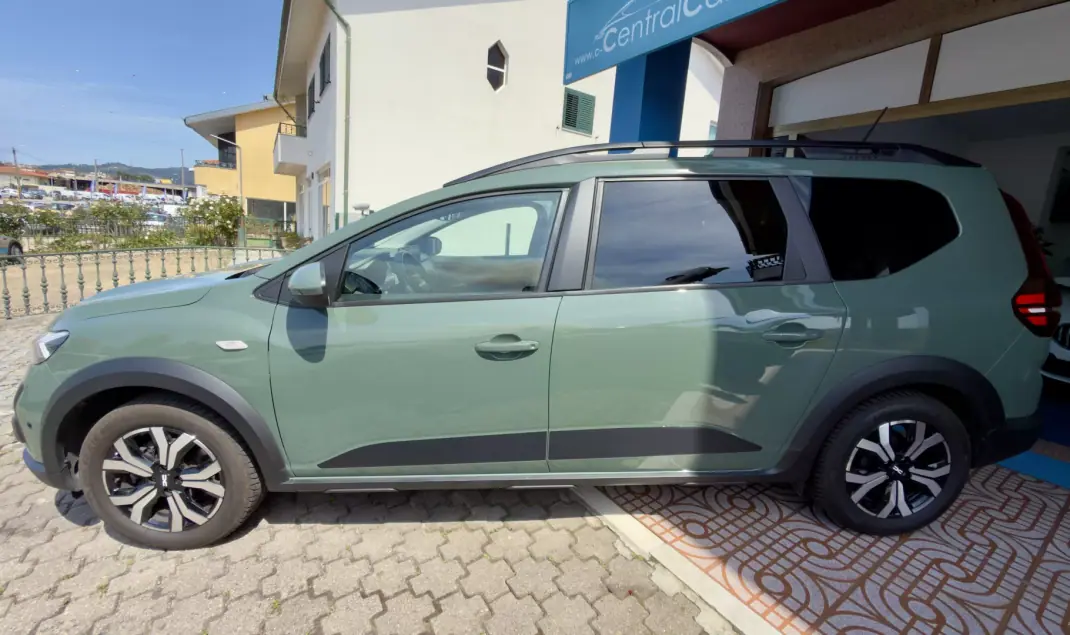 Dacia Jogger 2024 - 16950 EUR, 57000 km - AUTO.MOTO.pt - 57000km - foto 6 de 26