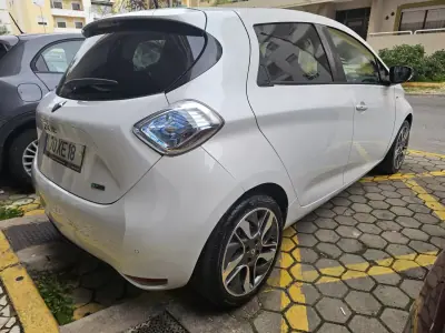 Renault Zoe 2019 - 7850 EUR, 130850 km - AUTO.MOTO.pt - 130850km - foto 22 de 22