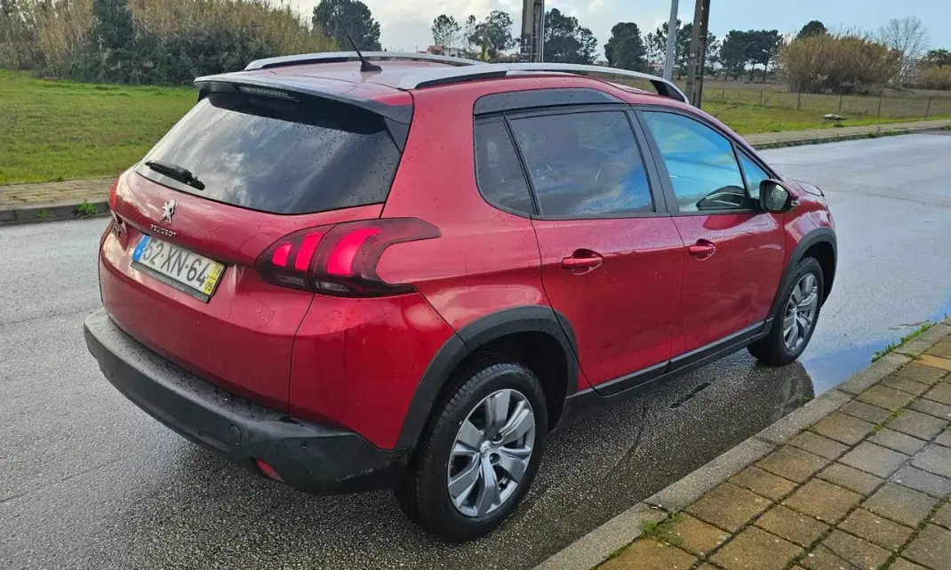 Peugeot 2008 2019 - 9990 EUR, 184000 km - AUTO.MOTO.pt - 184000km - foto 8 de 16