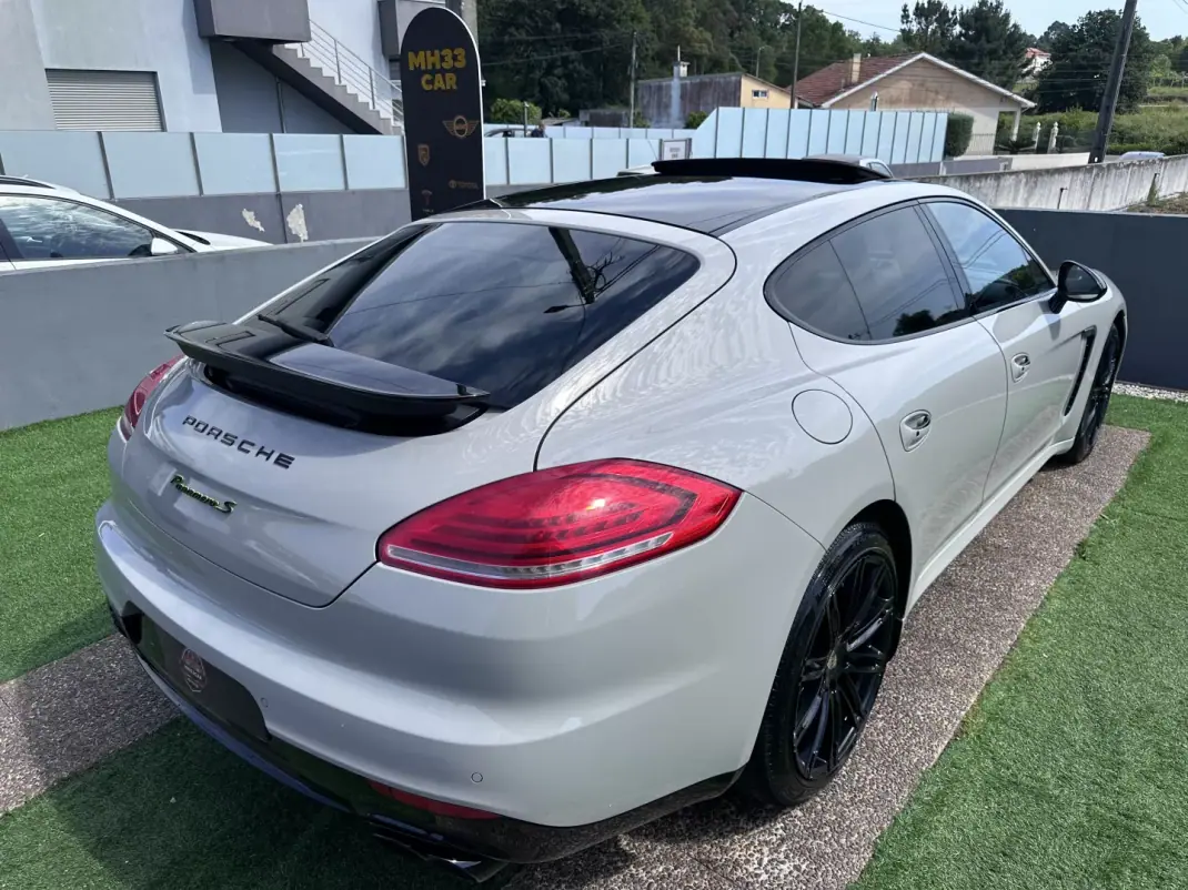 Porsche Panamera 2015 - 35000 EUR, 159000 km - AUTO.MOTO.pt - 159000km - foto 12 de 67