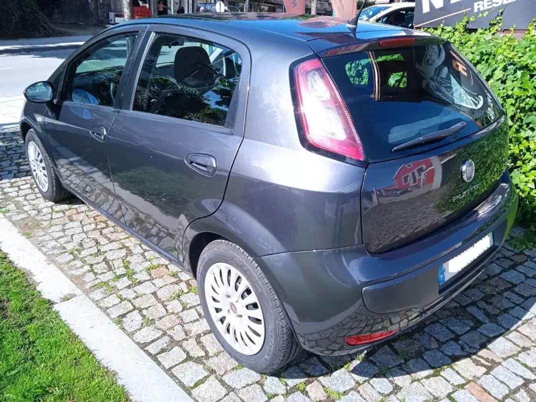 Fiat Punto Evo 2011 - 5490 EUR, 240107 km - 240107km - foto 5 de 9
