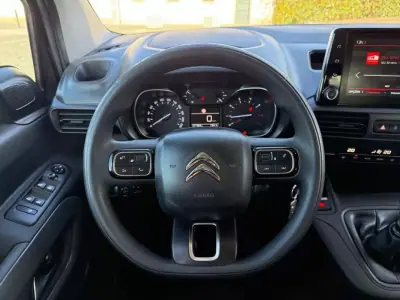 Citroën Berlingo 2021 - 18500 EUR, 211000 km - AUTO.MOTO.pt - 211000km - foto 17 de 37