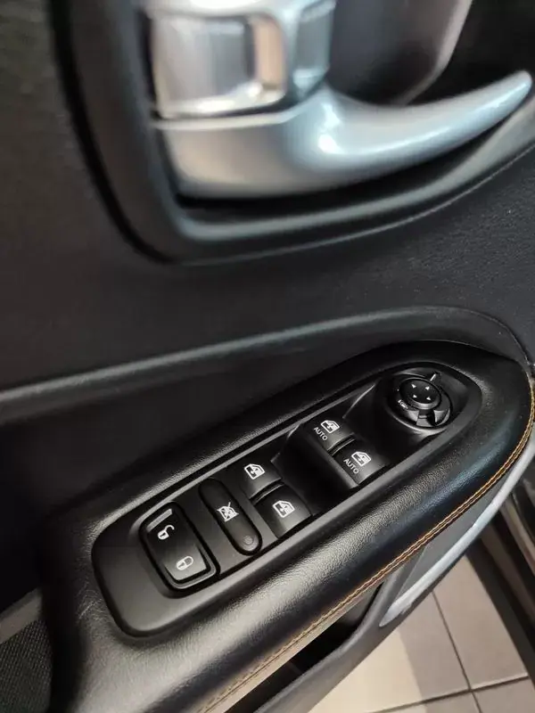 Jeep Compass 2021 - 22500 EUR, 107000 km - AUTO.MOTO.pt - 107000km - foto 24 de 45