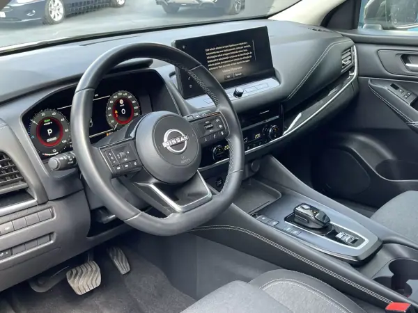 Nissan Qashqai 2023 - 25900 EUR, 99000 km - AUTO.MOTO.pt - 99000km - foto 6 de 12