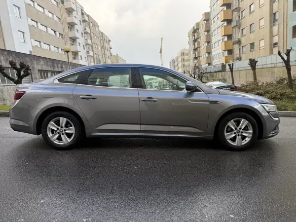 Renault Talisman 2018 - 10950 EUR, 197000 km - AUTO.MOTO.pt - 197000km - foto 7 de 14