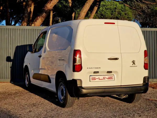 Peugeot Partner 1.5 BlueHdi 100cv 2021 - 13990 EUR, 106734 km - AUTO.MOTO.pt - 106734km - foto 8 de 25