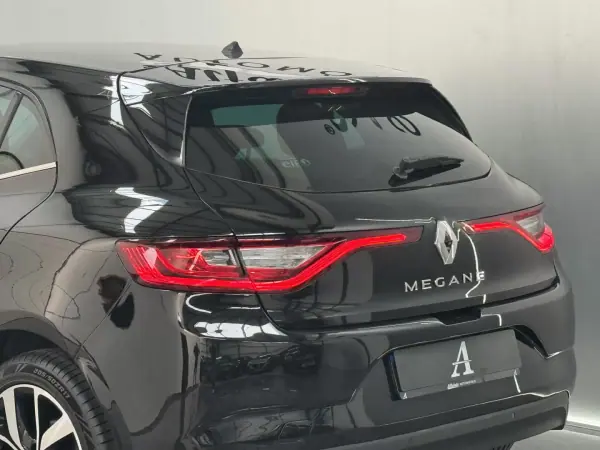 Renault Mégane 2019 - 15990 EUR, 111900 km - 111900km - foto 9 de 28