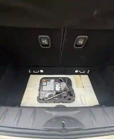 MINI Cooper 2013 - 7100 EUR, 250000 km - AUTO.MOTO.pt - 250000km - foto 7 de 8