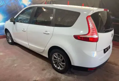 Renault Grand Scénic 2012 - 8899 EUR, 230000 km - AUTO.MOTO.pt - 230000km - foto 13 de 41