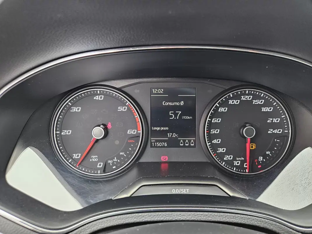 SEAT Arona 2018 - 15500 EUR, 115150 km - AUTO.MOTO.pt - 115150km - foto 19 de 51