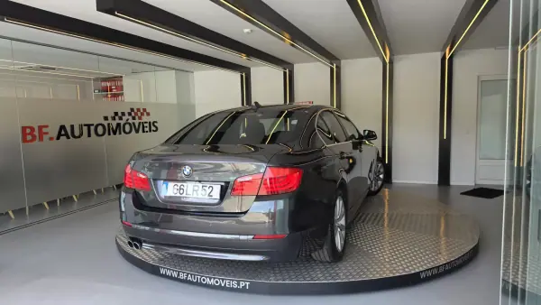 BMW 520 2011 - 10900 EUR, 370543 km - AUTO.MOTO.pt - 370543km - foto 15 de 54