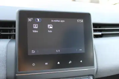 Renault Clio 2024 - 18750 EUR, 1753 km - AUTO.MOTO.pt - 1753km - foto 15 de 22