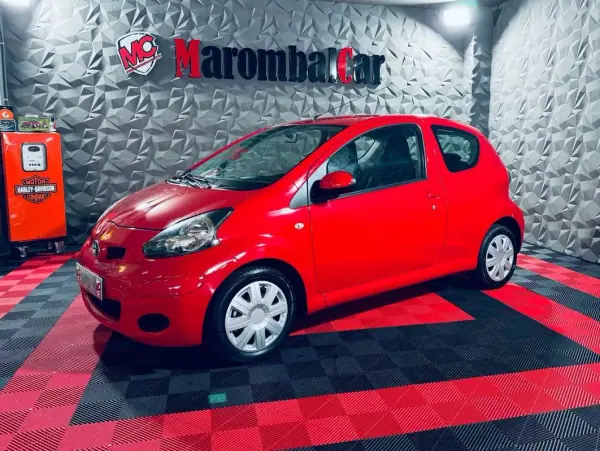 Toyota Aygo 2009 - 4990 EUR, 96384 km - AUTO.MOTO.pt - 96384km - foto 11 de 26