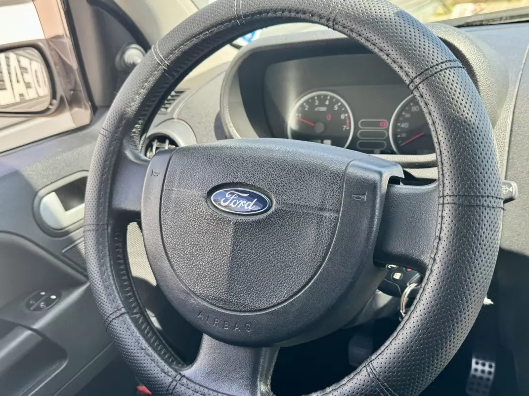 Ford Fusion 2004 - 3950 EUR, 135000 km - AUTO.MOTO.pt - 135000km - foto 14 de 20