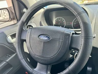 Ford Fusion 2004 - 3950 EUR, 135000 km - AUTO.MOTO.pt - 135000km - foto 14 de 20