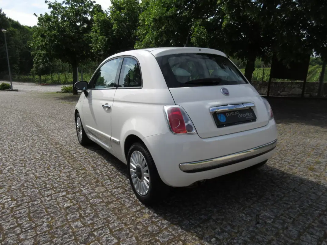 Fiat 500 2010 - 6990 EUR, 185000 km - AUTO.MOTO.pt - 185000km - foto 7 de 37