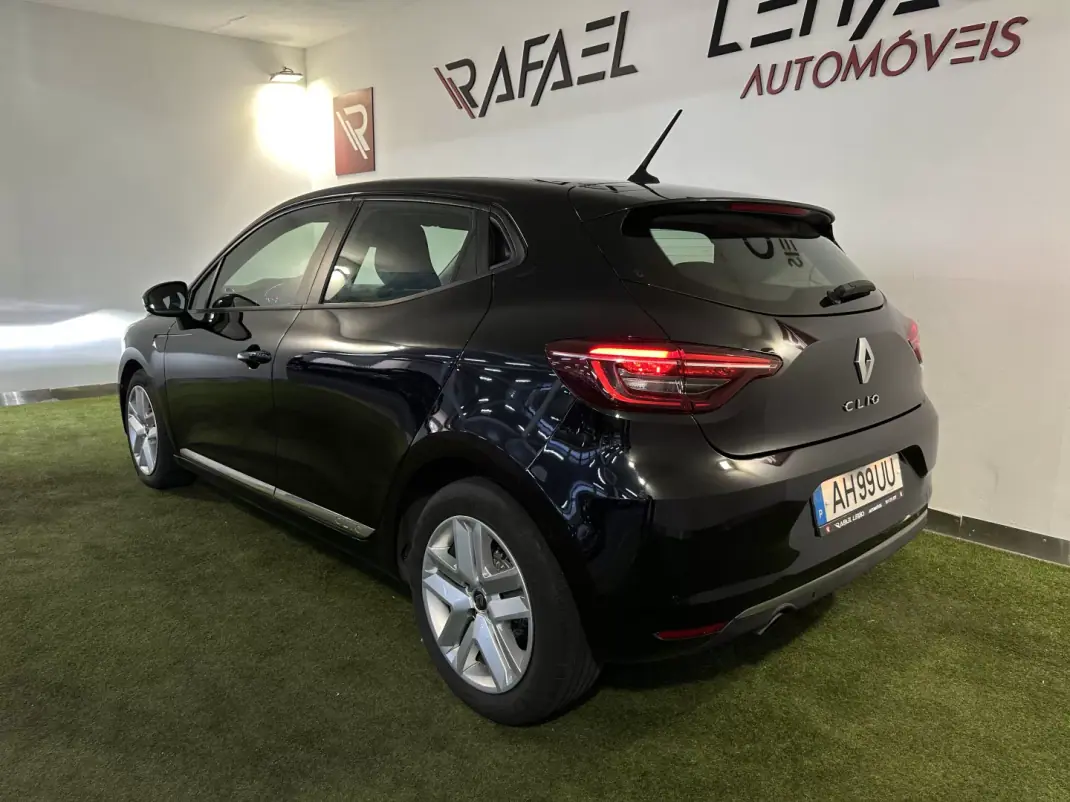 Renault Clio 2021 - 14500 EUR, 93000 km - AUTO.MOTO.pt - 93000km - foto 10 de 32