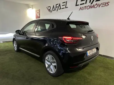 Renault Clio 2021 - 14500 EUR, 93000 km - AUTO.MOTO.pt - 93000km - foto 10 de 32