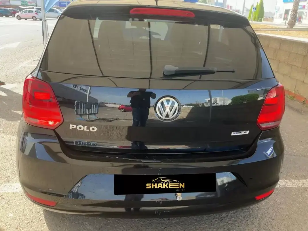Volkswagen Polo 2017 - 10890 EUR, 83230 km - AUTO.MOTO.pt - 83230km - foto 4 de 7