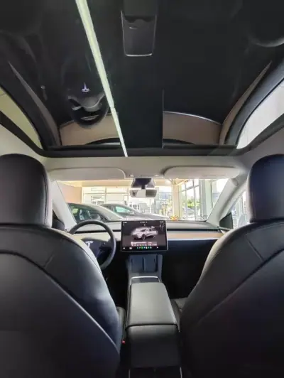 Tesla Model Y 2023 - 38900 EUR, 39000 km - AUTO.MOTO.pt - 39000km - foto 32 de 33