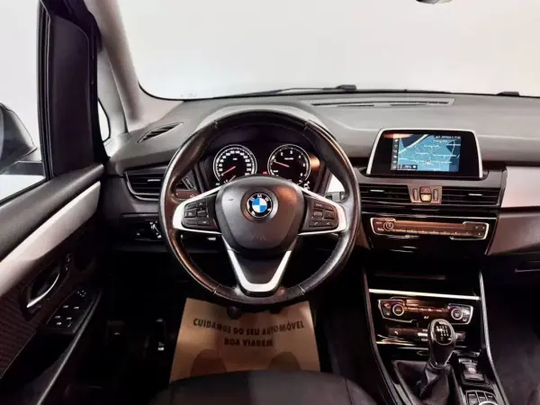 BMW 218 Gran Tourer 2018 - 14750 EUR, 148000 km - AUTO.MOTO.pt - 148000km - foto 23 de 54